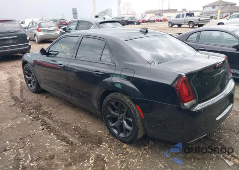 2021 Chrysler 300 Touring z USA, uszkodzony, nr VIN 2C3CCAAG6MH558382